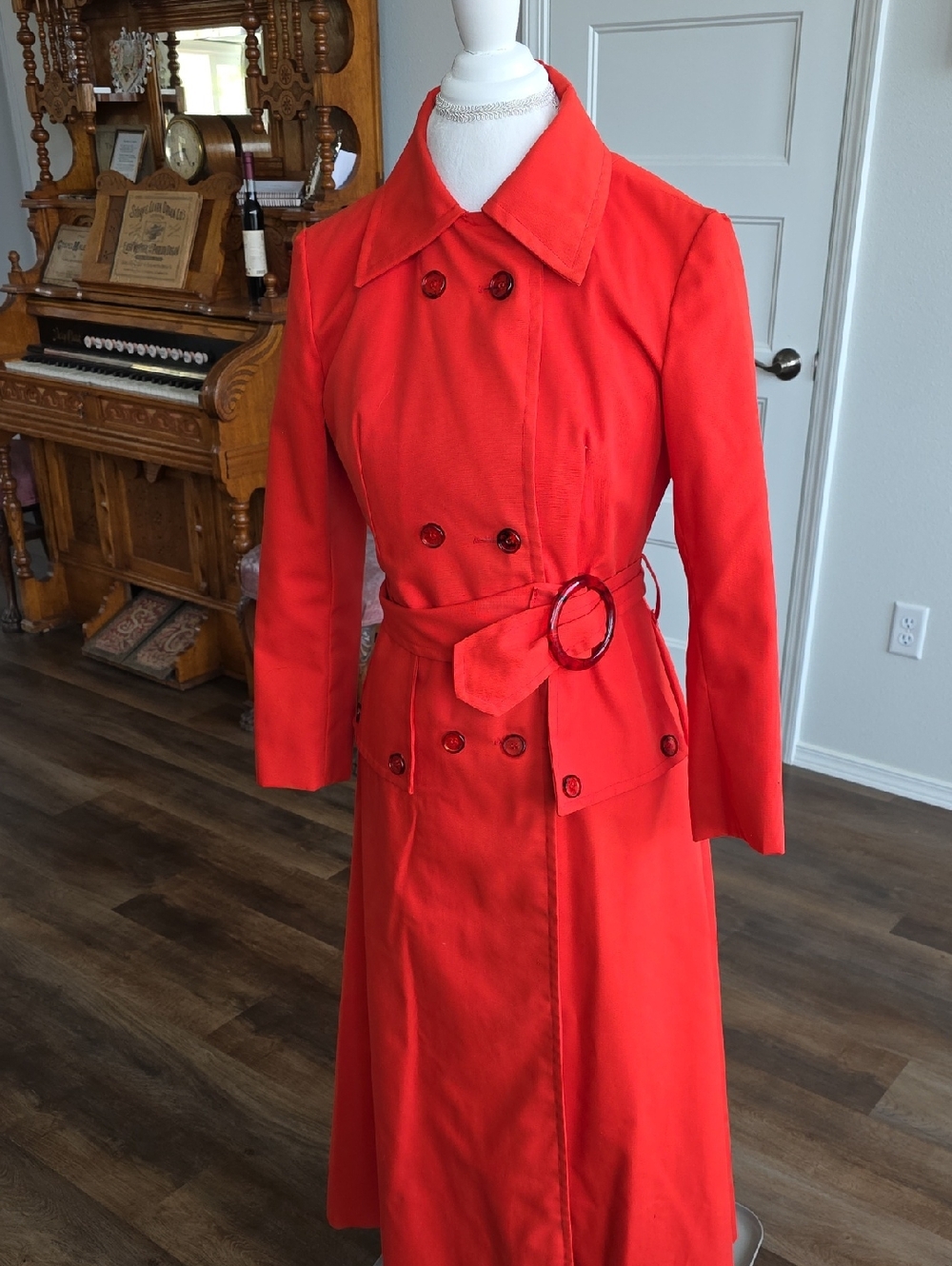 Classic Vintage Red Double-Breasted Trench Coat with Belt